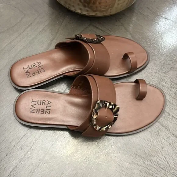 Naturalizer Finola Leather Buckle Detail Toe Loop Thong Sandals - Picture 5 of 11